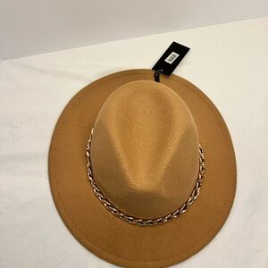 Stylish Tan Women's Hat with Chain Detail